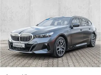 Second-hand BMW 550e M Sport 489 CP (359 kW) 2025 Gri Break