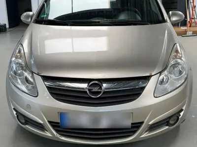 Używany Opel Corsa 82 KM (60 kW) 2007 Złoty Hatchback