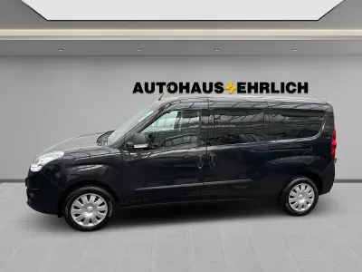 Gebraucht Opel Combo Selection 120 PS (88 kW) 2017 Schwarz Van / Kleinbus