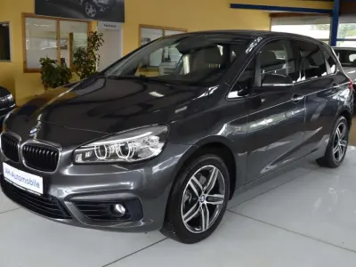 Gebraucht BMW 220 Sport Line 192 PS (141 kW) 2017 Mineralgrau Van / Kleinbus