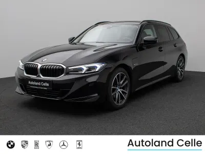 Gebraucht BMW 330e Sport Line 292 PS (214 kW) 2022 Schwarz Limousine