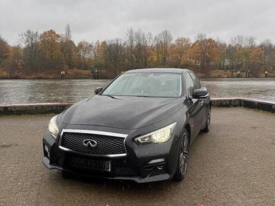 Schwarz Gebraucht 2017 Infiniti Q50 Limousine | 13.999 €