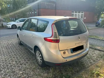 Gebraucht Renault Grand Scénic III 106 PS (77 kW) 2010 Silber Van / Kleinbus
