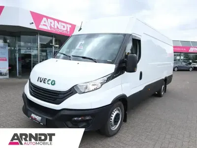 Gebraucht Iveco Daily 156 PS (114 kW) 2024 Weiß ic 194 Limousine