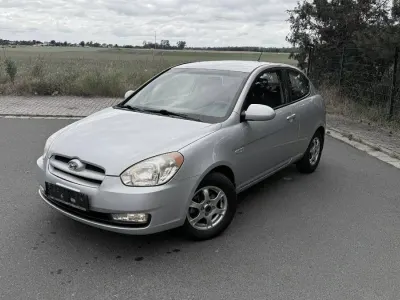 Gebraucht Hyundai Accent 97 PS (71 kW) 2007 Silber Limousine