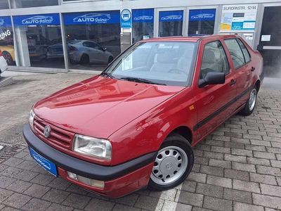 Rot Gebraucht 1994 VW Vento Limousine | 3.900 €