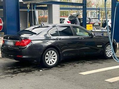 Gebraucht BMW 730L 245 PS (180 kW) 2009 Grau Limousine
