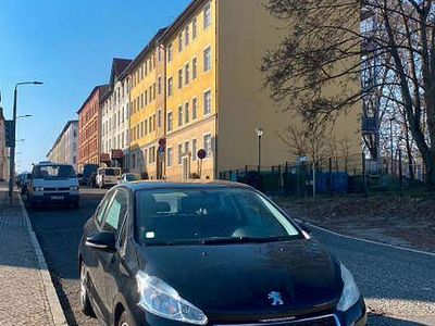 Gebraucht Peugeot 208 Active 82 PS (60 kW) 2012 Schwarz Kleinwagen