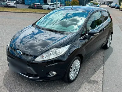 Gebraucht Ford Fiesta Titanium 82 PS (60 kW) 2010 Schwarz Kleinwagen