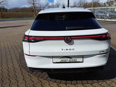 Nouă VW T-Roc R-line 150 CP (110 kW) 2026 Alb SUV