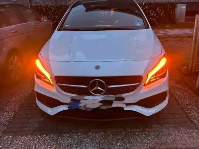 Gebraucht Mercedes CLA200 Shooting Brake 156 PS (114 kW) 2017 Weiß Kombi
