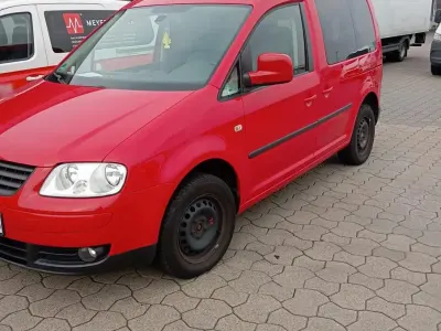 Gebraucht VW Caddy 102 PS (75 kW) 2010 Rot Van / Kleinbus