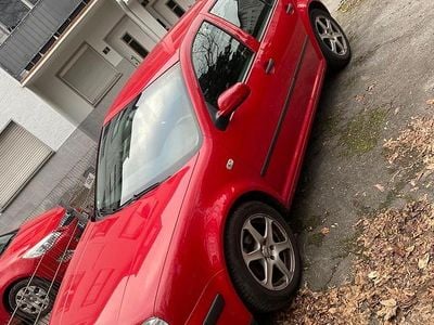 Rot Gebraucht 2003 VW Golf IV Kleinwagen | 2.499 € (Fairer Preis)