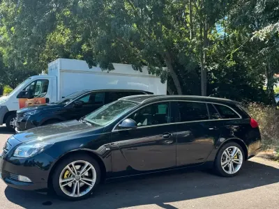 Gebraucht Opel Insignia Sport 160 PS (117 kW) 2012 Schwarz Kombi