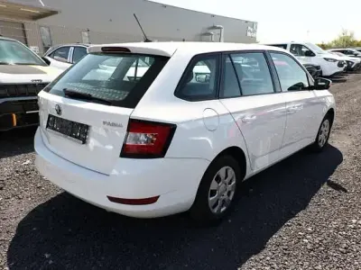 Gebraucht Skoda Fabia Active 95 PS (69 kW) 2018 Candy weiß candy weiß Kombi