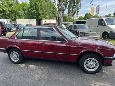 Gebraucht BMW 316 90 PS (66 kW) 1987 Weinrot 224 Limousine