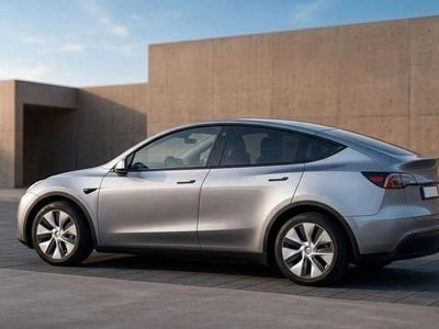 Gebraucht Tesla Model Y 378 kW (514 PS) 2024 Silber SUV