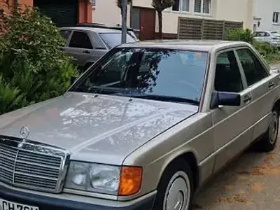 Brugt Mercedes 190 75 HK (55 kW) 1992 Beige Sedan