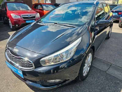 Używany Kia Ceed Edition 7 135 KM (99 kW) 2013 Czarny Hatchback