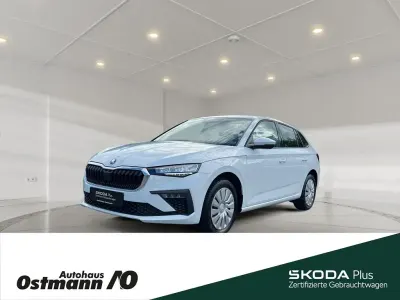 Gebraucht Skoda Scala Essence 116 PS (85 kW) 2025 Moonweiss metallic Kleinwagen