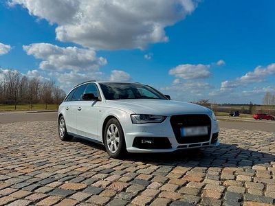Gebraucht Audi A4 S-Line 150 PS (110 kW) 2015 Weiß Kombi