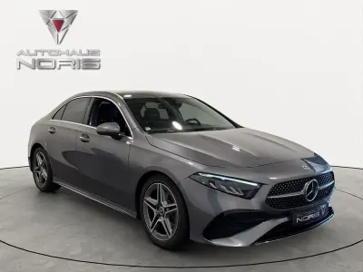 Gebraucht Mercedes A200 AMG line 177 PS (130 kW) 2023 Mountaingrau  met. Limousine