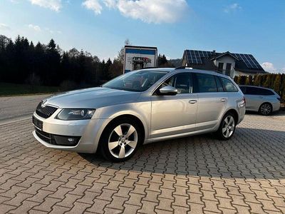 Gebraucht Skoda Octavia Elegance 150 PS (110 kW) 2015 Silber Kleinwagen