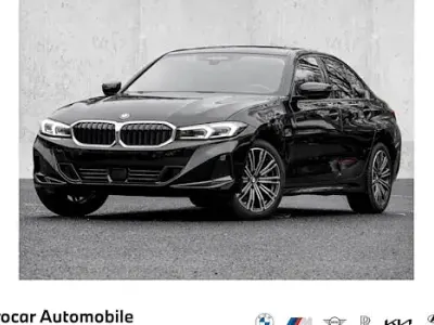 Begagnad BMW 330e Sport Line 292 HK (214 kW) 2024 Svart Sedan