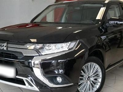 Gebraucht Mitsubishi Outlander P-HEV 224 PS (164 kW) 2019 Schwarz SUV