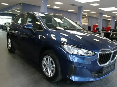 Gebraucht BMW 218 Active Tourer 150 PS (110 kW) 2022 Phytonicblau metallic Van / Kleinbus