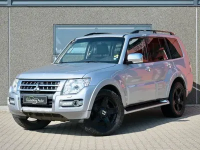 Gebraucht Mitsubishi Pajero Instyle 190 PS (139 kW) 2017 Silber SUV