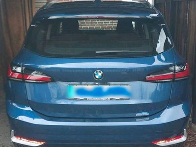 gebraucht BMW 218 Active Tourer 2er 218i in Blau mit Top-Ausst