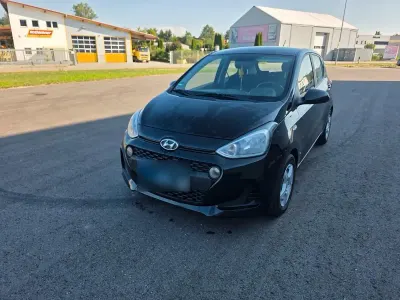 Gebraucht Hyundai i10 75 PS (55 kW) 2018 Schwarz Kleinwagen