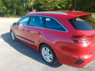 Gebraucht Kia Ceed Sportswagon Vision 140 PS (102 kW) 2020 Rot Kombi