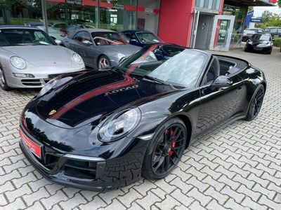 Porsche 911 Carrera 4 GTS