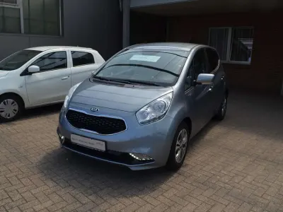 Gebraucht Kia Venga Spirit 125 PS (91 kW) 2018 (css) lunarsilber met. Kleinwagen