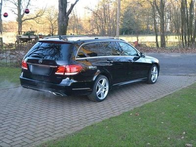 Gebraucht Mercedes E220 Avantgarde 170 PS (125 kW) 2015 Schwarz Kombi