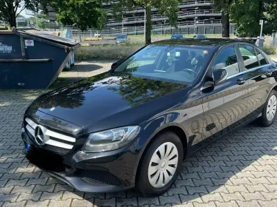 Gebraucht Mercedes C180 116 PS (85 kW) 2015 Schwarz Limousine