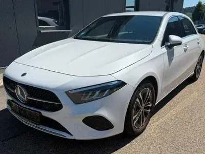 Gebraucht Mercedes A200 Advanced 163 PS (119 kW) 2023 Weiß Limousine