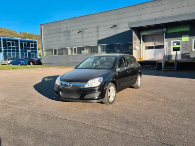 Usata Opel Astra 115 CV (84 kW) 2009 Nero Utilitaria