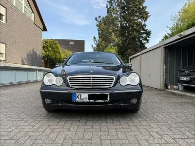 Second-hand Mercedes C320 Elegance 218 CP (160 kW) 2003 Albastru Berlinǎ