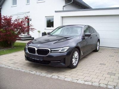 Gebraucht BMW 545e Sport Line 394 PS (289 kW) 2021 Grau Limousine