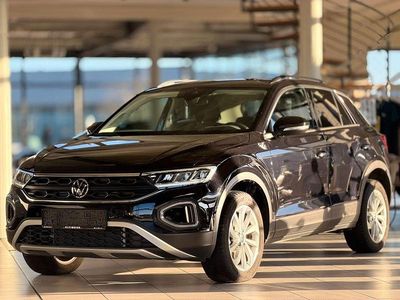 Usata VW T-Roc 150 CV (110 kW) 2024 Nero SUV