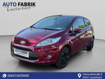 Gebraucht Ford Fiesta Titanium 97 PS (71 kW) 2010 Rot Kleinwagen