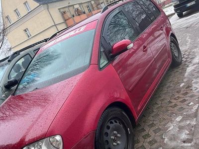 Rot Gebraucht 2004 VW Touran Van / Kleinbus | 2.700 € (Fairer Preis)