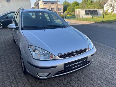 Usata Ford Focus Ghia 101 CV (74 kW) 2002 Grigio Berlina