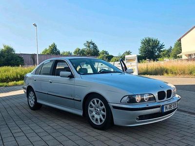 BMW 523
