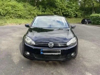 Gebraucht VW Golf VI 105 PS (77 kW) 2010 Schwarz Kleinwagen