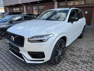 Gebraucht Volvo XC90 R-Design 310 PS (228 kW) 2022 Crystal white (metallic) SUV