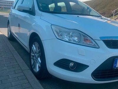 Gebraucht Ford Focus 101 PS (74 kW) 2009 Weiß Kombi